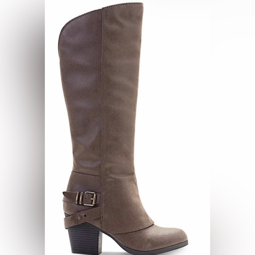 American Rag “Emilee” Taupe Women’s Knee high Boots- Size 7.  Barely used